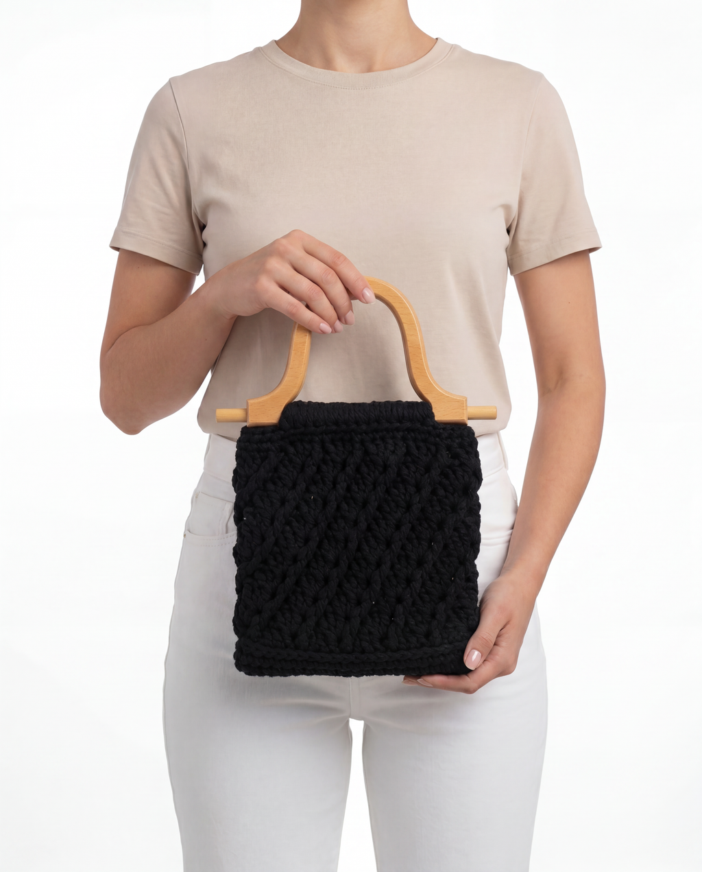 BOŽENA  – moderna torbica s elegantnim detaljima za svakodnevne i večernje kombinacije