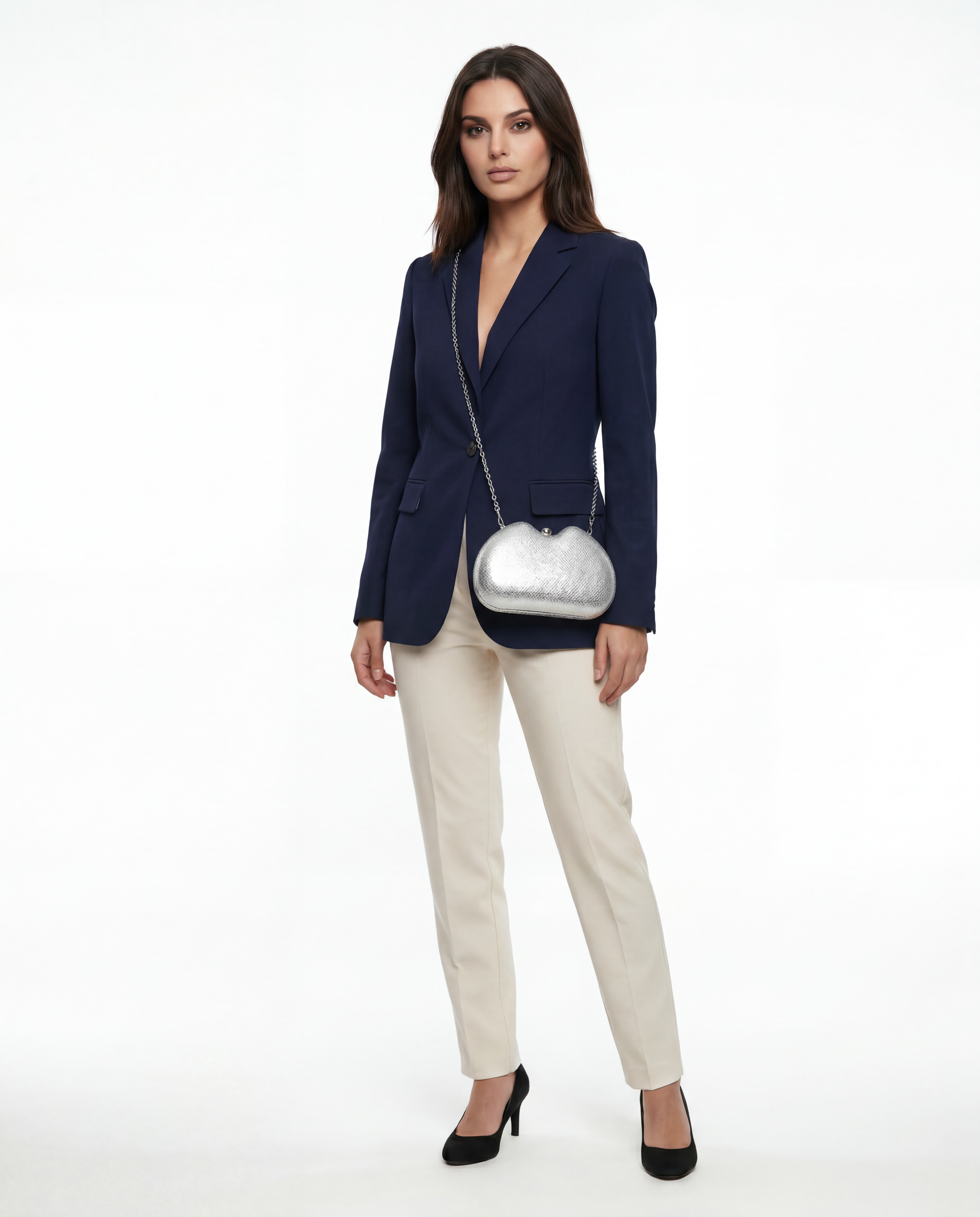 KAJA – elegantna večernja clutch torbica s teksturom