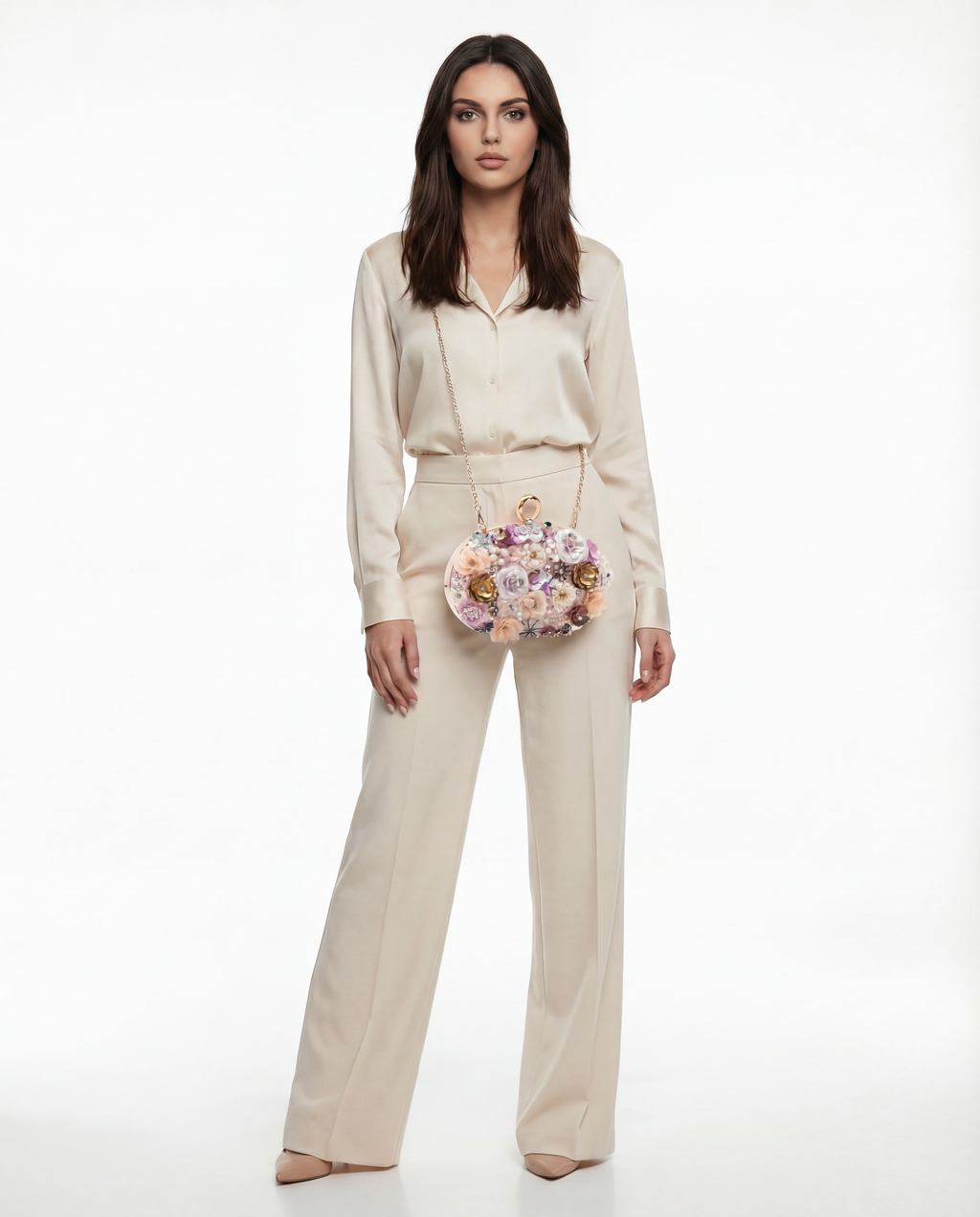 MAJA – elegantna clutch torbica s cvjetnim detaljima i metalnim remenom